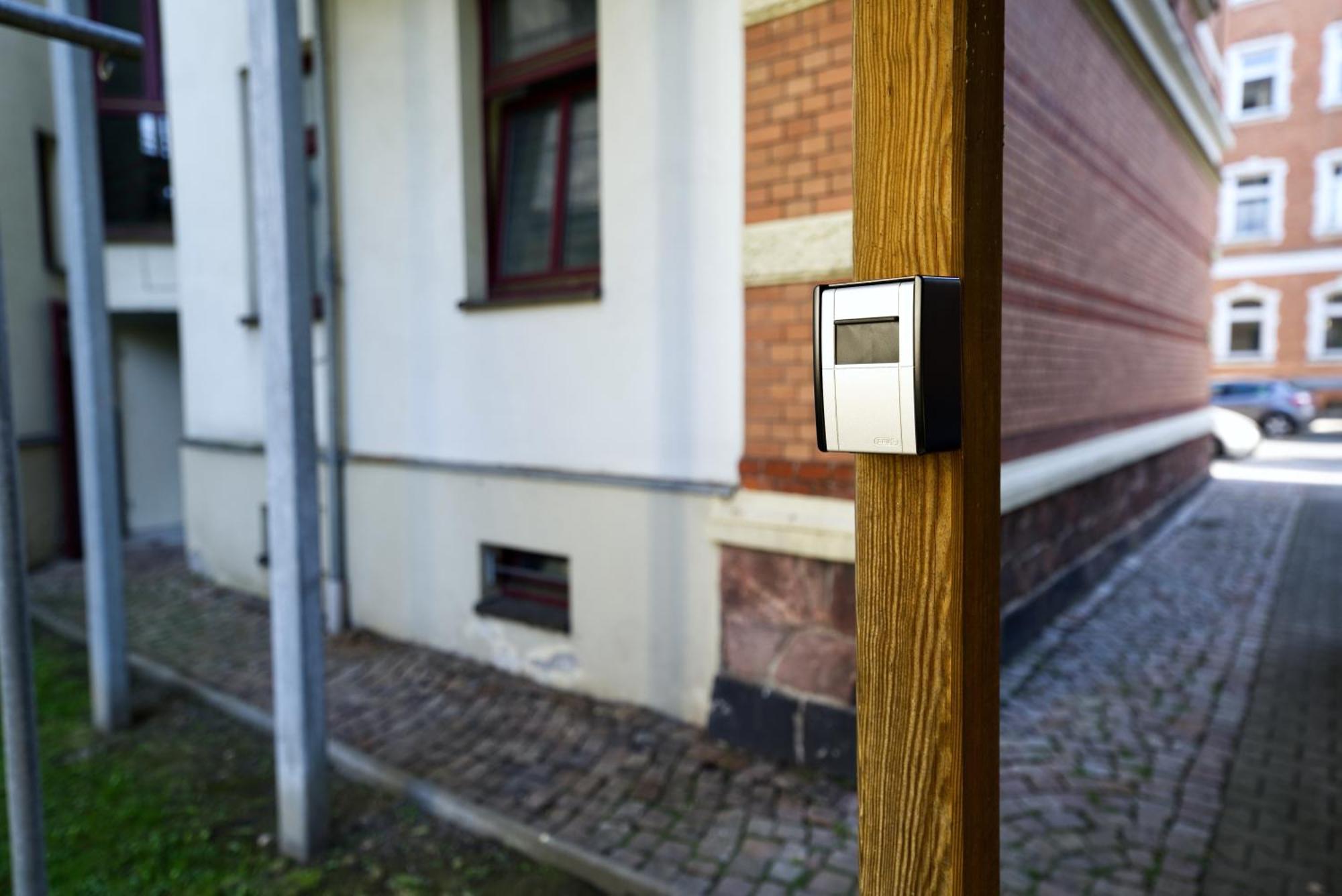 Edler Wohnraum Noble Stadtoase Mit Boxspringbett, Kaffeevollautomat & Parkplatz Цвікау Екстер'єр фото