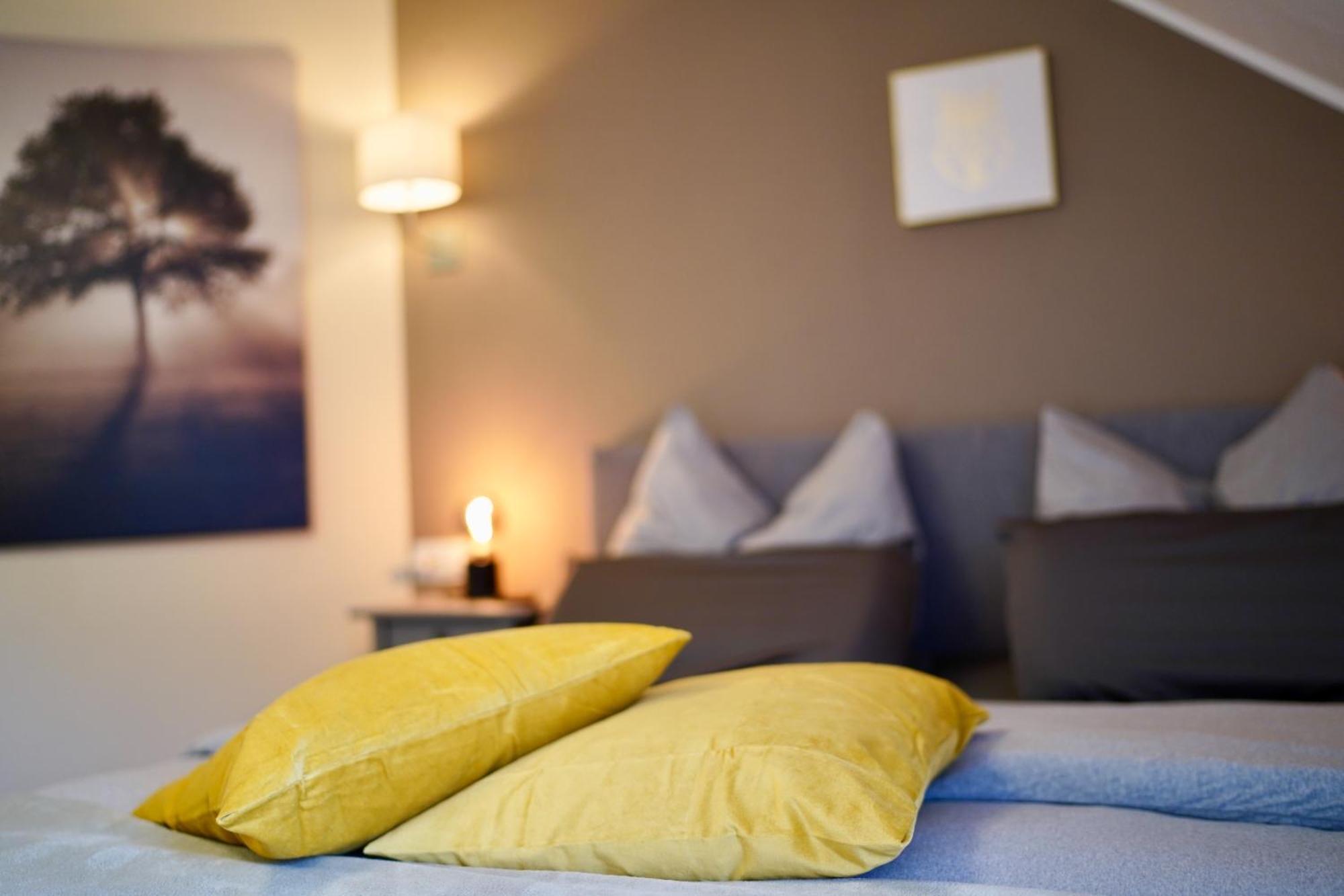 Edler Wohnraum Noble Stadtoase Mit Boxspringbett, Kaffeevollautomat & Parkplatz Цвікау Екстер'єр фото
