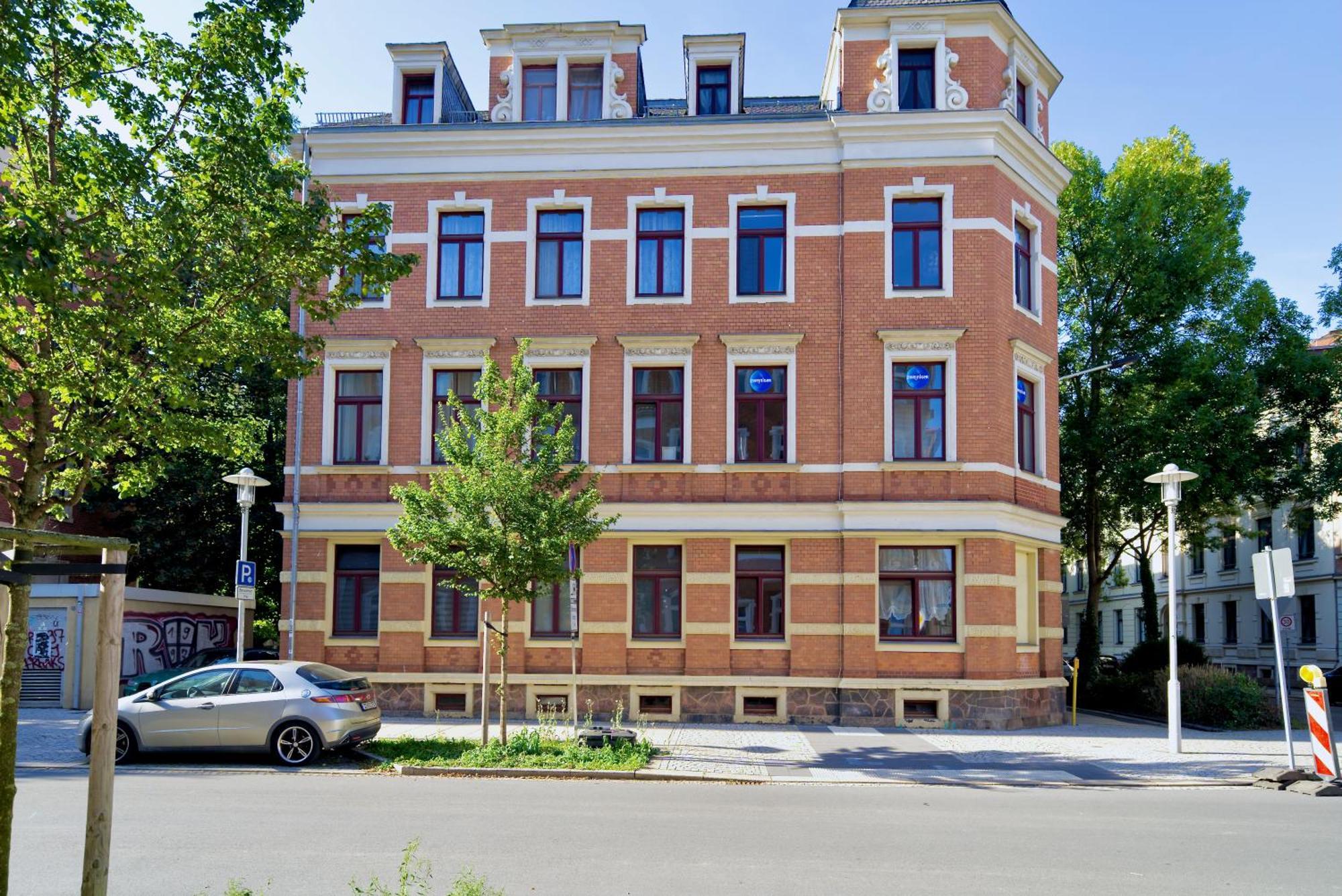 Edler Wohnraum Noble Stadtoase Mit Boxspringbett, Kaffeevollautomat & Parkplatz Цвікау Екстер'єр фото