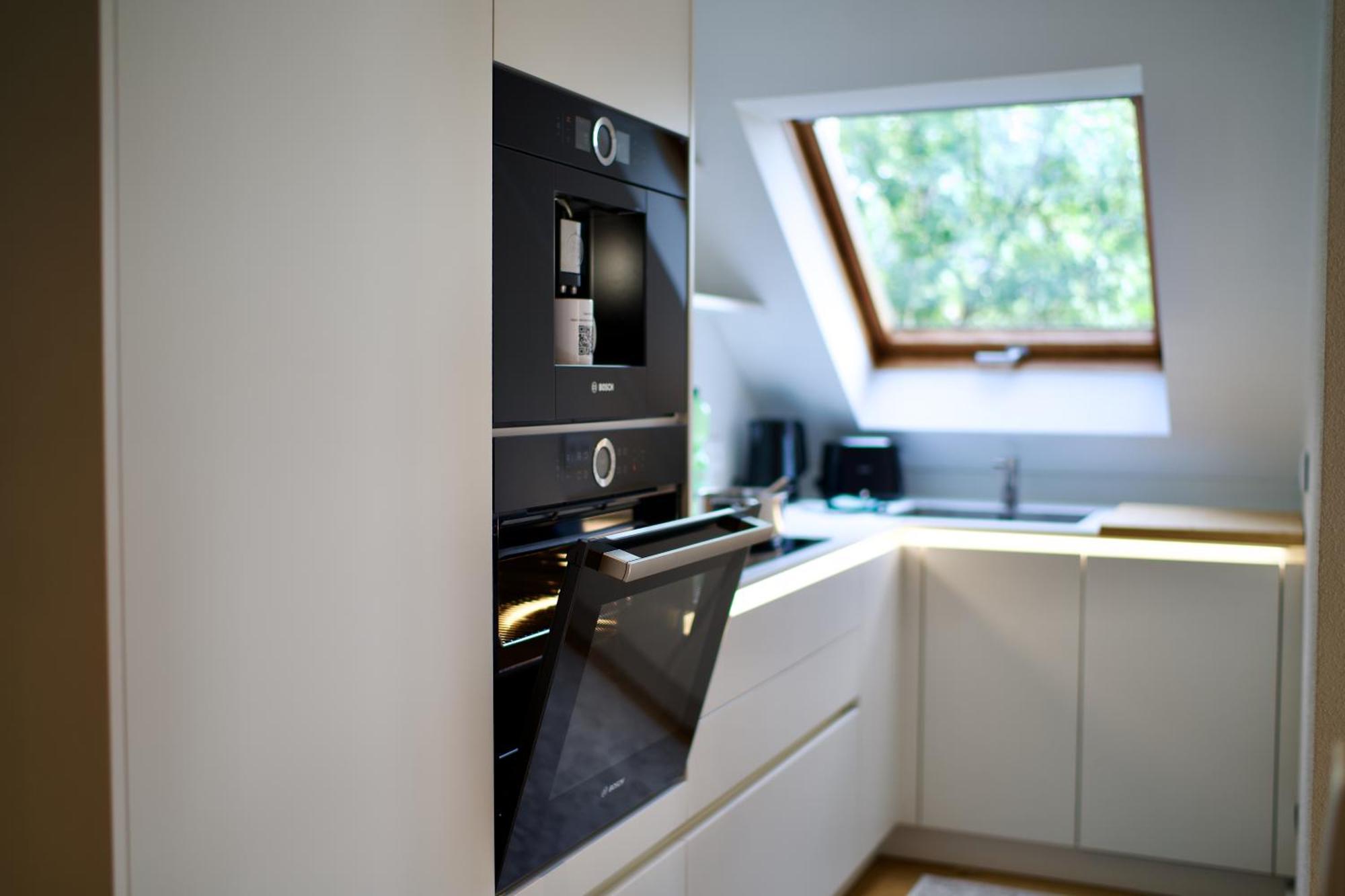 Edler Wohnraum Noble Stadtoase Mit Boxspringbett, Kaffeevollautomat & Parkplatz Цвікау Екстер'єр фото